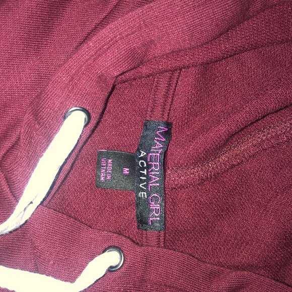 A cute sleeveless sweetshirt🦋 - Picture 3 of 3